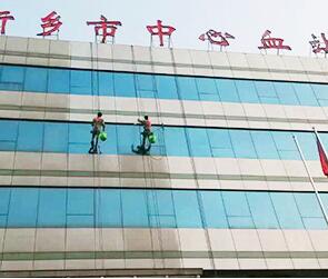 大樓清洗對(duì)操作人員有什么具體要求？